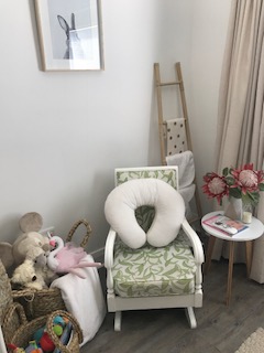 Nursing chair and nursing pillow